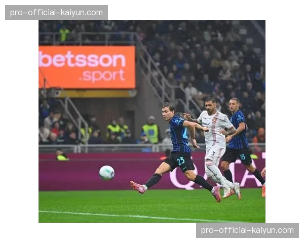 赛前报道：国米训练课重点演练由守转攻时的阵型展开